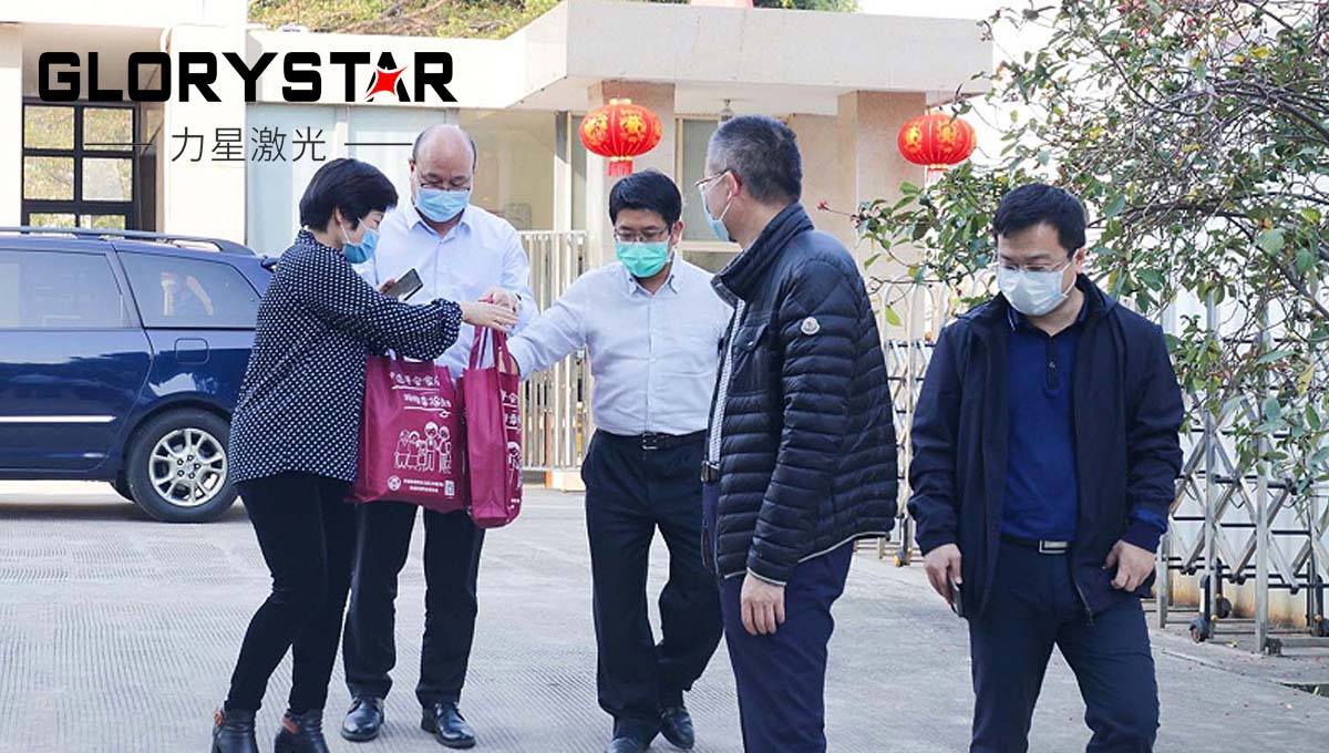 戰(zhàn)疫快報(bào)|東城街道黨委書(shū)記劉林宏等領(lǐng)導(dǎo)蒞臨力星激光 戰(zhàn)疫快報(bào)|東城街道黨委書(shū)記劉林宏等領(lǐng)導(dǎo)蒞臨力星激光