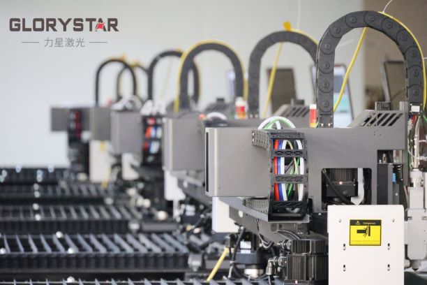 激光切割機(jī)鏡片出現(xiàn)油水怎么辦？看完你就學(xué)會