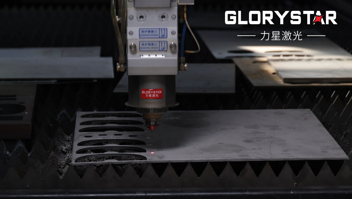 激光切割長(zhǎng)條零件熱變形怎么處理呢？常見(jiàn)的有以下幾種方法