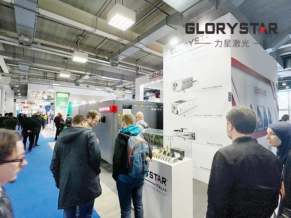 力星激光萬瓦級激光切割機亮相意大利工業(yè)展，引爆行業(yè)熱潮