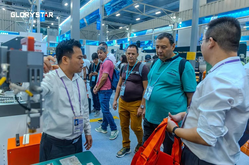 秋季廣交會(huì)現(xiàn)場(chǎng)首日流量爆滿!力星激光科技盛宴攬獲海內(nèi)外友人一致好評(píng)! 秋季廣交會(huì)現(xiàn)場(chǎng)首日流量爆滿!力星激光科技盛宴攬獲海內(nèi)外友人一致好評(píng)!