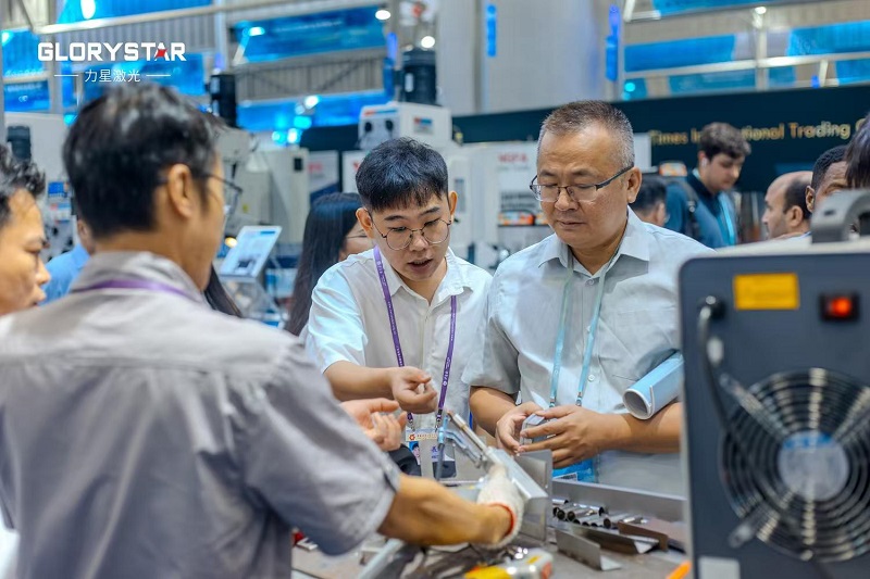 秋季廣交會(huì)現(xiàn)場(chǎng)首日流量爆滿!力星激光科技盛宴攬獲海內(nèi)外友人一致好評(píng)! 秋季廣交會(huì)現(xiàn)場(chǎng)首日流量爆滿!力星激光科技盛宴攬獲海內(nèi)外友人一致好評(píng)!